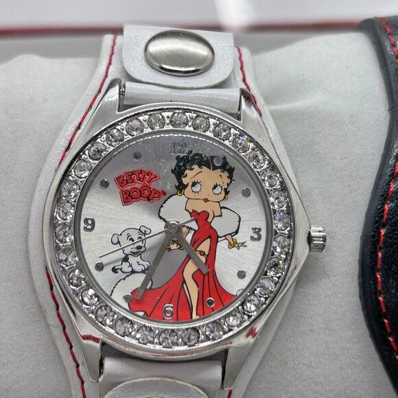 Betty Boop Watch set with 3 leather bands, New in Box - NEW BATTERY - Picture 2 of 7